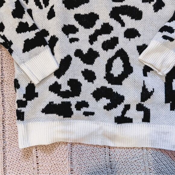 cheetah print sweater size large - Picture 2 of 5
